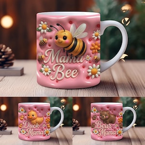 Puede incluir: Taza de cerámica rosa con asa blanca, con un diseño de abeja de dibujos animados y las palabras "Mama Bee". La taza está decorada con margaritas y pequeñas abejas. También se muestran tazas adicionales con diseños de patos y osos.