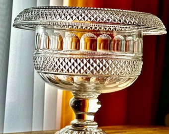 Antique Anglo-Irish Cut Glass Pedestal Bowl (c.1820–1840) – Turned-Over Rim, Diamond Cut, Lemon Squeezer Base