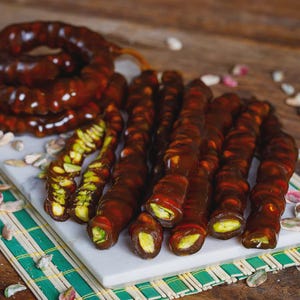 Churchkhela al pistacchio biologico / Caramelle alla melassa d&#39;uva turca / Snack vegano naturale / Delizia gourmet fatta a mano da Antep