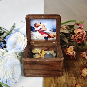 Custom Music Box With Picture Vintage Music Box Wedding Gifts  Anniversary Gifts for Wife Customizable Wooden Music Box for Kids
