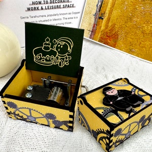 Birthday Gift Custom carved hand cranked wooden music box personalized cartoon chaplin unique music box gifts for Kid for boy