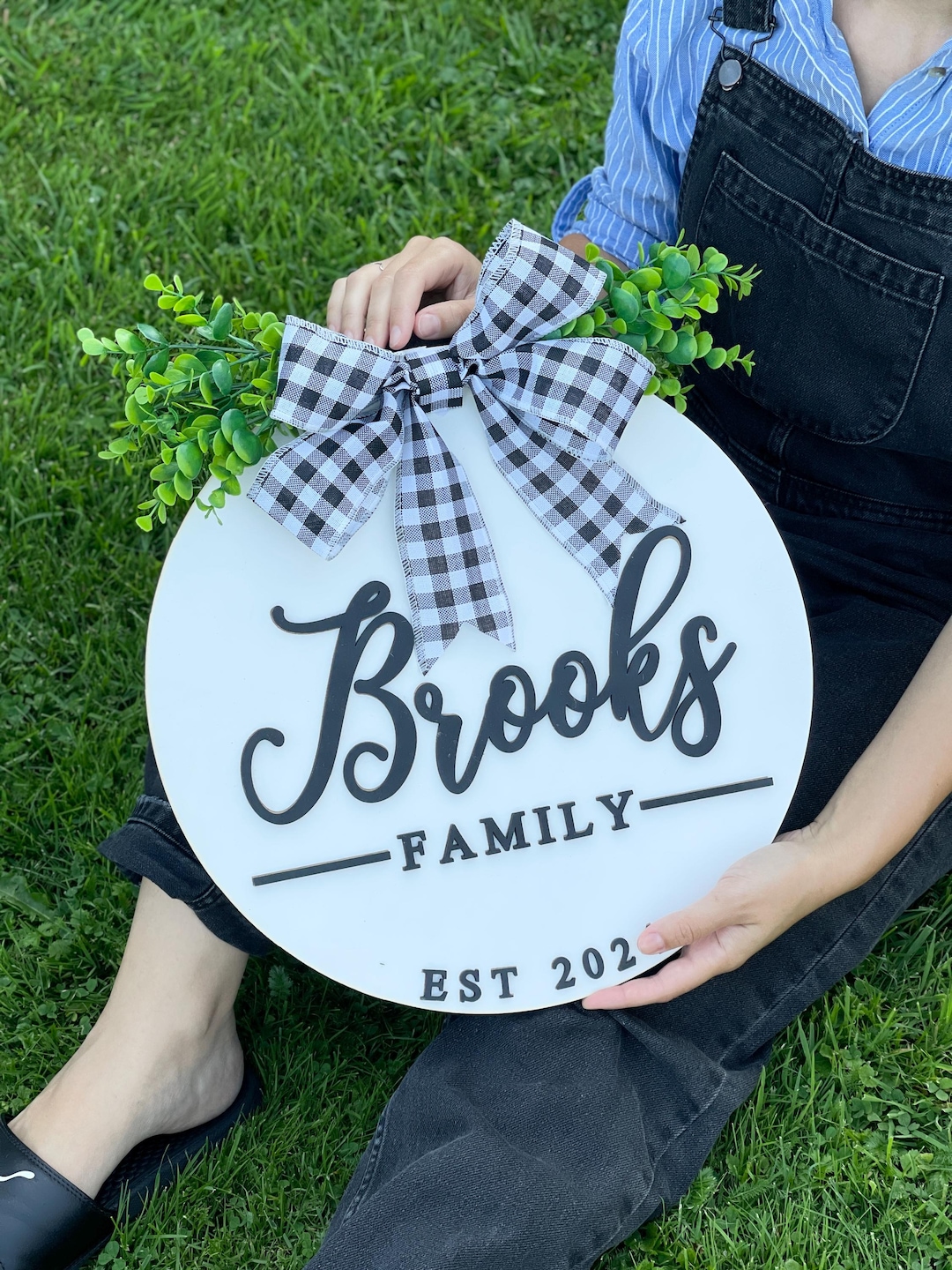 Christmas Gift for family, couple, wedding housewarming Personalized Custom Front Door Family Last name Wooden Welcome Sign Wreath Hanger - L - 15", Bow-Yes,Greenery-Yes