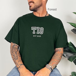 Custom tio shirt, Personalized Tio tshirt, gift for tio est 2025, New uncle tio Gifts, Baby Announcement Pregnancy Reveal mens tshirt tio