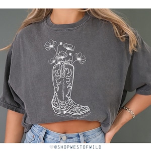 Finde jemanden, der Blumen in den dunkelsten Teilen von dir züchtet, Country-Musik-T-Shirt, Cowgirl-T-Shirt, Western-T-Shirt,