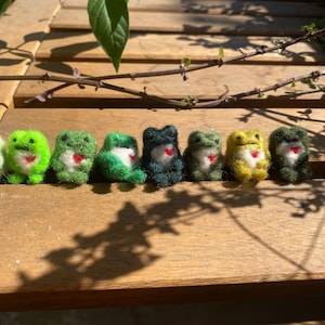 Needle Felted Green Frogs