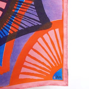 Tea House, 35 x 35, 100 Percent Silk, Hand Rolled, Vera Scarf bild 5