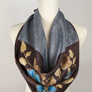 Bufanda vintage de Vera Neumann, seda y rayón, hecha en Japón, con pensamientos, marrón y azul, 64 x 66 cm