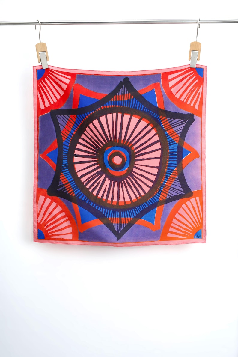 Tea House, 35 x 35, 100 Percent Silk, Hand Rolled, Vera Scarf bild 1