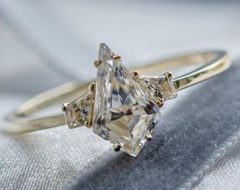 1.5CTW Kite Cut Three Stone Moissanite Diamond Engagement Ring, Vintage Unique Lozenge Cut Wedding Anniversary Ring Kite Diamond Bridal Ring