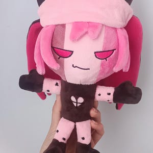 Misas de mitad de lucha de Sarvente, monja, peluche rosa