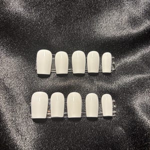 Press on nails - Short length white