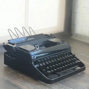 Vintage Typewriter Olympis, Retro Typewriters, Working Typewriter, Portable Typewriter