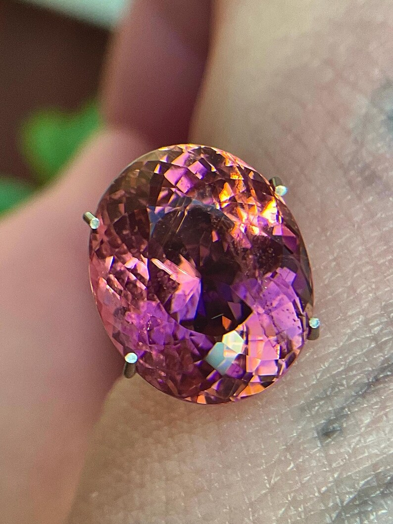 Tourmaline Changeante De 3,65 Carats - Couleur Rouge-brun/orange - Origine Mozambique - Naturelle Sans Traitement
