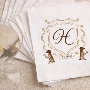 Könnte beinhalten: Ein Satz von drei Keramik-Nistschalen in Blau-, Grün- und Weißtönen. Die Schalen haben eine gesprenkelte Glasur und ein schlichtes, modernes Design. Die größte Schale hat einen Durchmesser von etwa 15 cm.