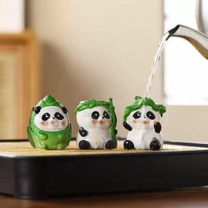 Chinese Panda Color-Changing Tea Pet