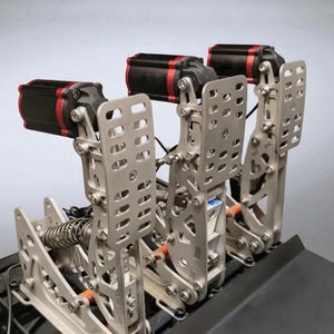 VRSペダル用Simagic P-HPRマウント：Sim Racing Haptic Reactorの改造