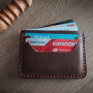 Handgefertigter Kartenhalter aus Leder, anpassbarer Kartenhalter aus Leder für Herren, minimalistische Kreditkartenetui, Kreditkartenetui