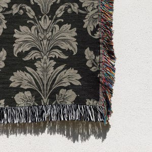 Damastfilt, Regencycore-dekor, antracitgrå vävd gobeläng, sofföverdrag i traditionellt vintagemönster, barock Bridgerton-stil bild 7