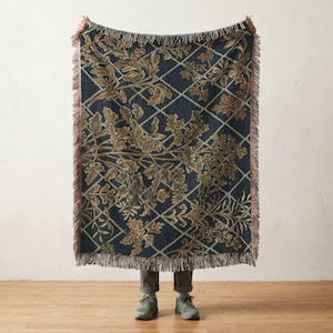 Geweven deken met donkere bloemen, gotische botanische jacquarddeken | Sfeervol Academia-decor, vintage goud en zwart tapijt, kunst in Victoriaanse stijl