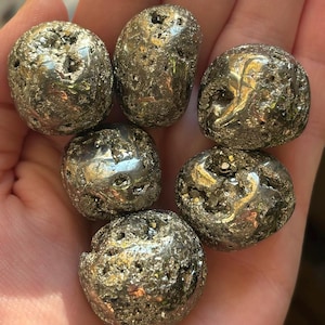 Geoda de pirita, piedra pulida de pirita, oro de los tontos, cristal de pirita pulida