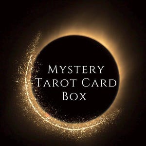 Boîte de tarot mystère, boîte Oracle mystère, cartes Oracle, cartes de tarot, cartes de tarot uniques, laissez l'univers décider quel jeu vous recevrez, cadeau