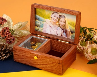 Aangepaste houten muziekdoos sieraden doos cadeau voor meisje gepersonaliseerde foto muziekdoos jubileumcadeaus voor vriend