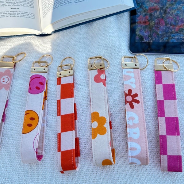 Pink Wristlet Keychain, Gold Key Fob Wristlet, Keychain Wristlet Lanyard, Modern keychain for woman, New Car Gift, Floral Keychain