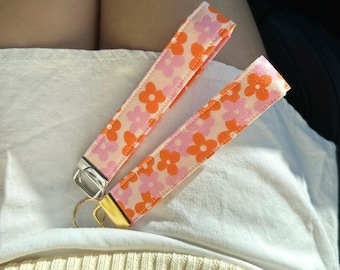 Pink Wristlet Keychain, Floral Wristlet Keychain, Gold Key Fob Wristlet, Cute Keychain Lanyard, Car Keychain, Car Accessories, New Car Gifts
