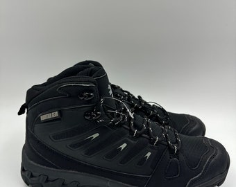 Zapatillas de senderismo de caña alta totalmente negras, talla 8 para hombre, con detalles en gris y banda de rodadura de goma resistente