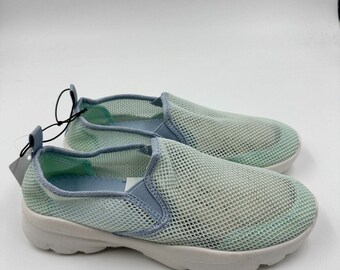 Big Kids Size 5 Sea Foam Water Shoes