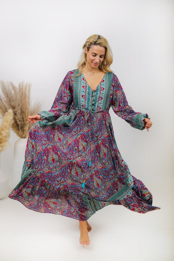 Long sleeve paisley maxi dress best sale