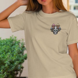 Skull Shirt, Mushroom Skull Shirt, Skull Graphic Tee, Women&#39;s skull shirt, Men&#39;s skull shirt, Halloween, Valentine&#39;s Day, Skull T-shirt