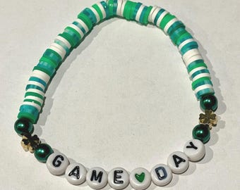 Notre Dame “Game Day” Bracelet – Green & White Heishi Beads, Shamrock Charms, Fighting Irish Jewelry