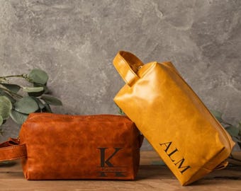 Personalized Leather Toiletry Bag, Anniversary Gift for him, Dopp Kit Men,Personalized Groomsmen gift,gifts for dad,valentines gifts for men
