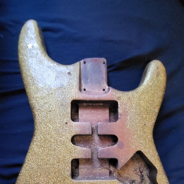 gold-glitter arts and crafts Strat body