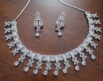 Halsband med vita amerikanska diamanter - Sydindiska brudsmycken