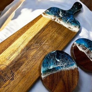 Ocean Waves Chopping Board and Coaster Set - Resin Beach Art, Perfect Couples Gift, Charcuterie Serving Set, Waves Cheeseboard Wedding Gift
