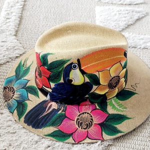 Tropical Beige sraw hat with Toucan and multi colored flowers