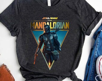 Star Wars The Mandalorian Bounty Hunter Portrait Comfort Colors T-Shirt, Star Wars Fans Geschenk, Disneyland BTW Epcot Theme Park