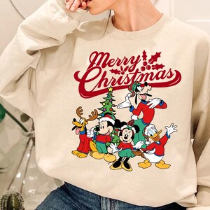 Disney Mickey & Friends Merry Christmas Comfort Colors T-Shirt, Minnie Donald Goofy Pluto Mickey&#39;s Very Merry Xmas Disneyland Trip Shirt
