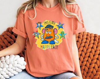 Disney Toy Story Herr Kartoffelkopf Dies ist mein glückliches Gesicht Komfort Farben Shirt, Magic Kingdom Disneyland Geburtstagsgeschenk Erwachsenes Kind Kleinkind Tee