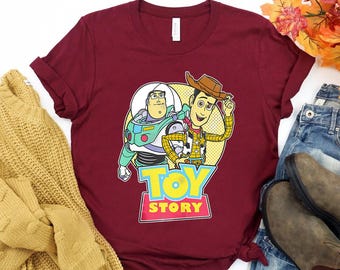 Camiseta Comfort Colors Disney Pixar Toy Story, camiseta Toy Story Duo Buzz y Woody, camiseta Buzz Lightyear Woody