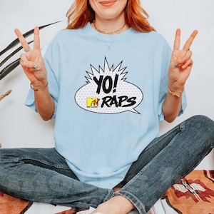 MTV YO ミュージック ラバー コンフォート カラーズ T シャツ、MTV ラップ コミック ブック トーク バブル シャツ、ディズニーランド アウトフィット シャツ、マジック キングダム ディズニー ファミリー トリップ