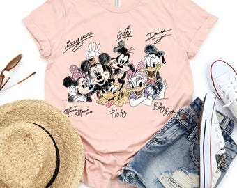 T-shirt Disney Mickey and Friends Signatures Comfort Colors, Mickey Minnie Donald Daisy Goofy Pluto, bijpassend T-shirt Magic Kingdom Disneyland