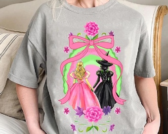 Camiseta de colores florales cómodos de Wicked Duo: Bruja Verde y Bruja Rosa, Elphaba y Glinda, Magic Kingdom Disneyland.