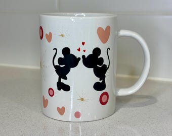 Taza de Mickey y Minnie con siluetas besándose / Mickey y Minnie para el Día de San Valentín