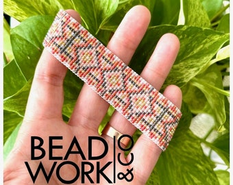 Coral Beadloom Bracelet with sliding bead closure / Miyuki Delica Beaded Bracelet 11/0