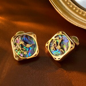 Natural Shell Plum Blossom Earrings