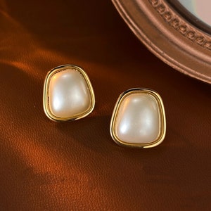 French style earrings