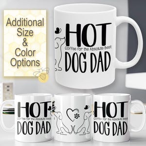Puede incluir: Tres tazas de cerámica blanca con texto negro y diseños de huellas de patas de perro. Las tazas dicen "Hot Coffee for the Absolute Best Dog Dad".